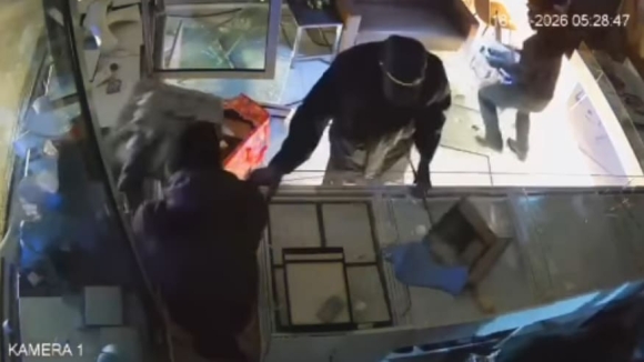 3 Bang Cuop Dung O To Tong Sap Cua Hang Trang Suc Tai Duisburg