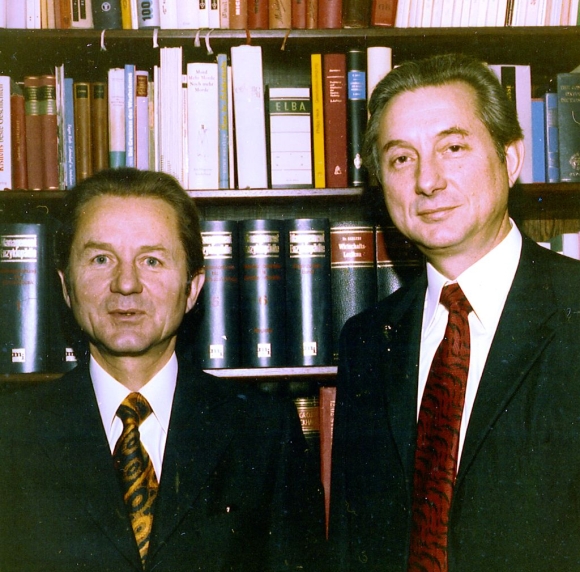 2 Nguoi Giau Nhat Nuoc Duc Va Ca Doi Khong Dam Song Hoang Phi