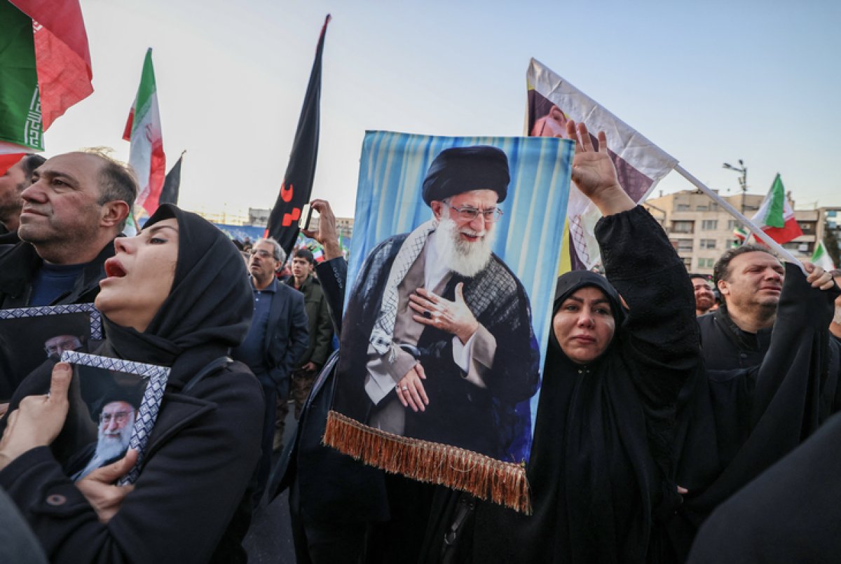 1 Nga Trieu Tien Chau Au Len Tieng Ve Cai Chet Cua Dai Giao Chu Iran Ali Khamenei
