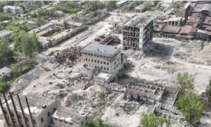 Hình ảnh thành phố chiến lược Ukraine hoang tàn sau các đợt bắn phá của quân...