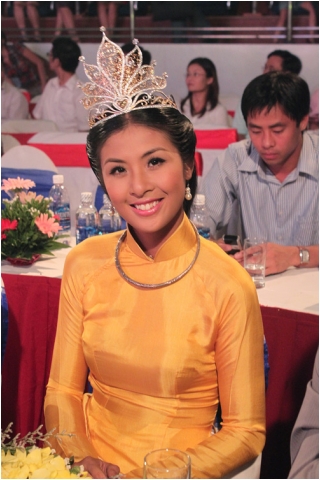 Lý do Ngọc Hân không được đội vương miện