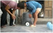 Rộ việc người dân bắt ong bầu bán sang Trung Quốc