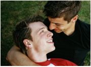 Khóc dở mếu dở vì ở ghép với... "gay"