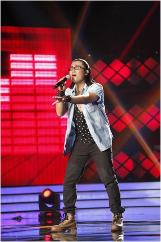 Bán kết 1 Vietnam Idol: Đẹp giọng nhưng kém sắc_6