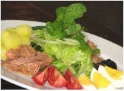 Tươi mát ngày nắng hanh với Salad cá ngừ