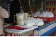 Sài Gòn: Phát hoảng vì sữa đậu nành làm từ... hóa chất