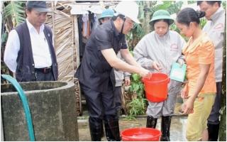 Hà Tĩnh: Gượng dậy dọn dẹp, dựng nhà cửa sau lũ_8