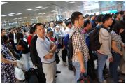 Lộn xộn ở sân bay và văn hóa xếp hàng của người Việt