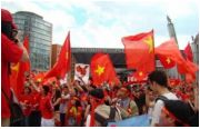 Xuống đường phản đối Trung Quốc của người Việt tại Berlin