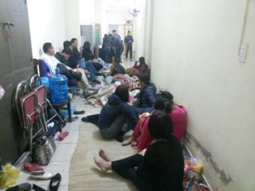 Xe biển xanh đưa đón quý bà...đánh bạc: Cục thuế đứng tên? - 1
