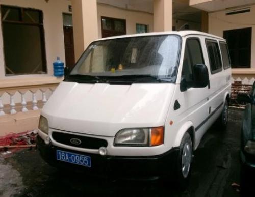 Xe biển xanh đưa đón quý bà...đánh bạc: Cục thuế đứng tên? - 2
