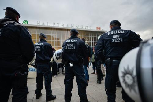 400 cảnh sát Đức truy quét băng ma tuý - 0