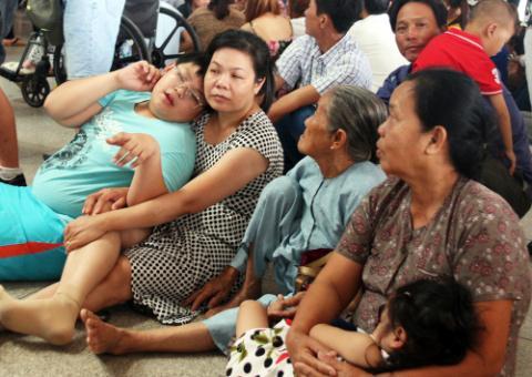Sân bay Tân Sơn Nhất quá tải tại ai? - 0