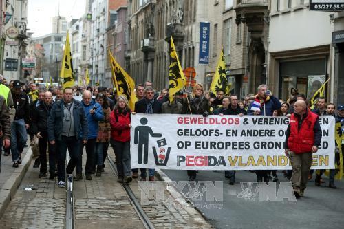 Pegida tuần hành chống nhập cư tại các châu Âu - 0