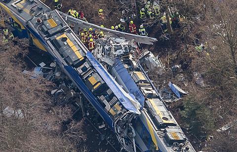 Tai nạn tàu hỏa tại Bayern: 10 người chết, 80 người bị thương - 0