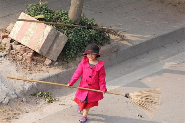 Loạt ảnh Ở đâu có mẹ, ở đó có Tết của hai mẹ con cô lao công gây xúc động - 3