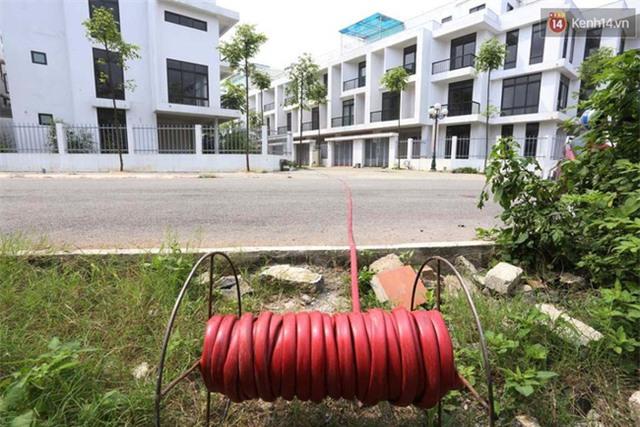 Biệt thự tiền tỷ ở Hà Nội 2 năm không có nước sạch phục vụ sinh hoạt - 6