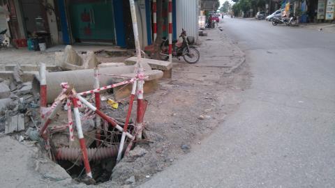 Đường ngập do cống lạ: Hà Nội bắt nước chảy ngược - 1