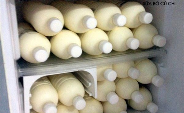 Ăn bẩn chơi sang: Nhậu bia độc thịt ôi, chơi vẹt ngàn đô - 0