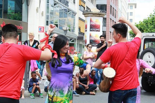 Người Việt nổi bật trong lễ hội văn hóa đường phố ở Đức - 4