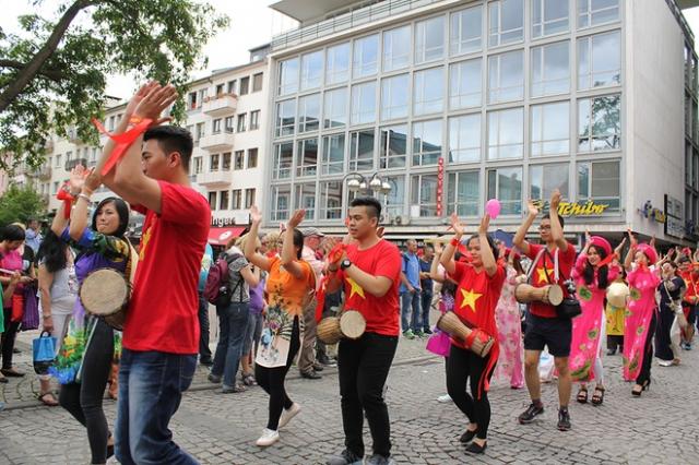 Người Việt nổi bật trong lễ hội văn hóa đường phố ở Đức - 5