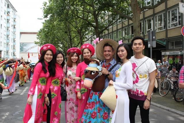 Người Việt nổi bật trong lễ hội văn hóa đường phố ở Đức - 6