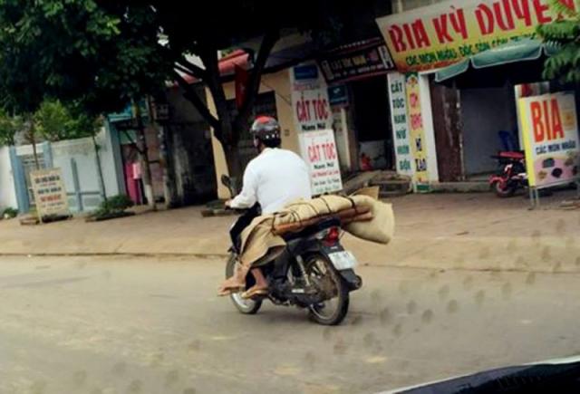 Đừng im lặng: Đại gia Minh nhựa và hình ảnh đau xót suốt 60 km - 0