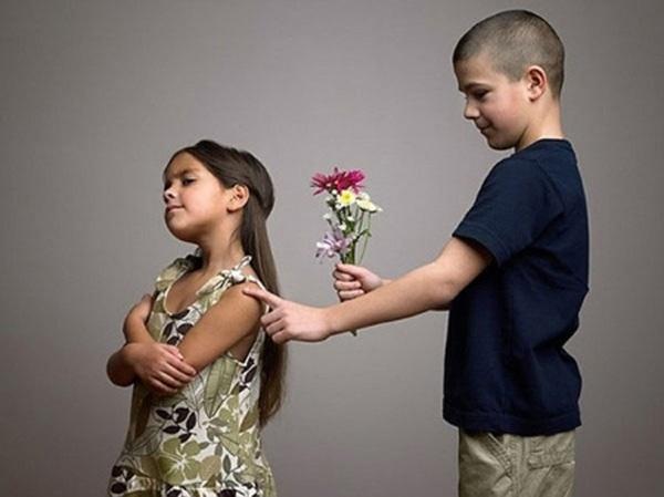 Xử lý thú vị của người mẹ khi con gái 5 tuổi thông báo có... 5 bạn trai - 1
