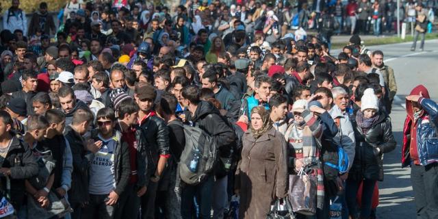 Làn sóng tị nạn: Châu Âu vẫn bó tay không thể giải quyết? - 0