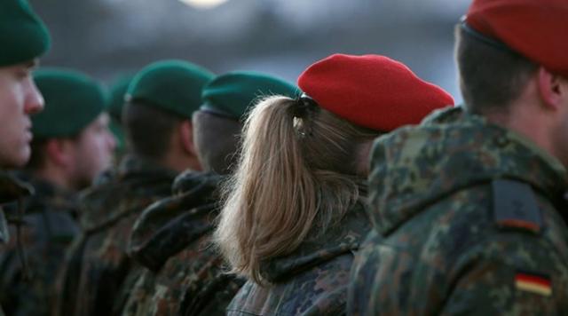 Truyền thông Đức hé lộ vụ bê bối nữ tân binh bị ép múa cột - 0