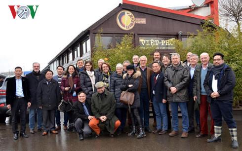 CLB Rotary Wien-Stadtpark tìm hiểu sự hội nhập của người Việt tại Đức - 1