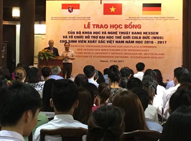 78 sinh viên xuất sắc khu vực Hà Nội nhận học bổng Hessen - 0