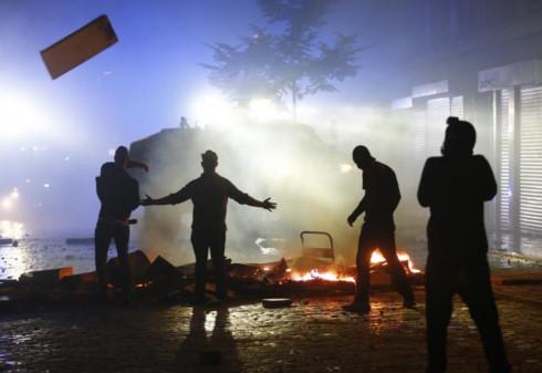 Hamburg: Bạo lực kinh hoàng phủ bóng đen lên Hội nghị Thượng đỉnh G20 tại Đức - 0