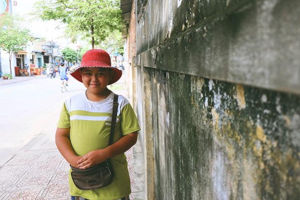 Ngày hè đẹp nhất của con nít nhà nghèo: Bán sen, bán chè nhưng vui biết bao vì đỡ đần được cha mẹ - 9