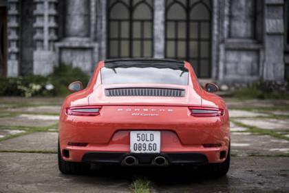 Nước Đức trong một chiếc Porsche 911 giá 8 tỷ - 2