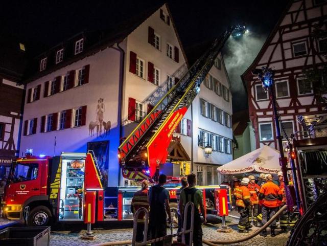 Cháy lớn ở nhà xã hội gần Stuttgart: Hai người chết, 3 người thương nặng - 0