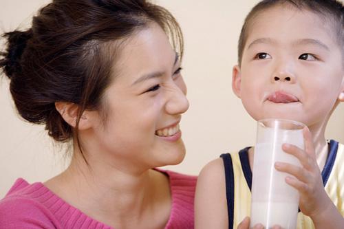 Trẻ em có thực sự cần uống sữa để cao lớn hơn? - 0