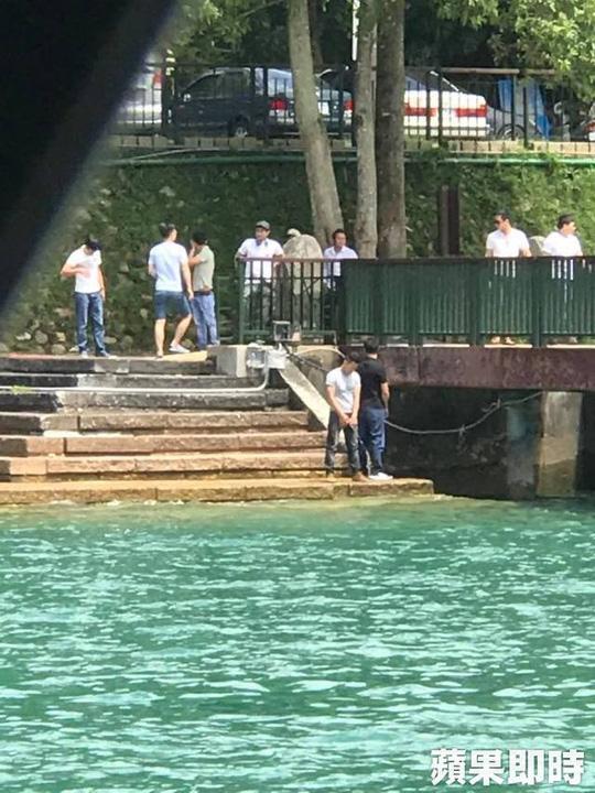 Đừng để người Việt xấu thêm: Du khách Việt tiểu bậy xuống hồ nổi tiếng Đài Loan - 0