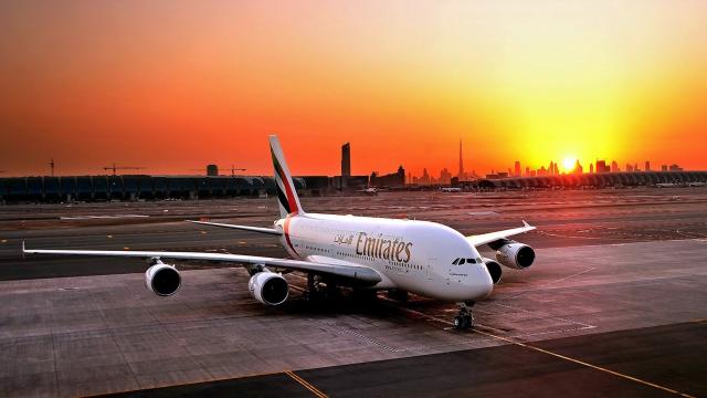 Hàng trăm hành khách hết hồn khi Airbus A380 hạ cách ở Düsseldorf - 0