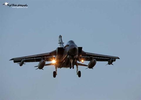  Đức thẳng tay loại Tornado sau chiến dịch tấn công IS  - 0