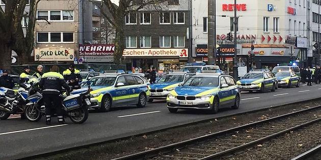 NÓNG: Cảnh sát Đức lại phong toả cả khu vực ở thành phố Köln vì bưu kiện khả nghi - 0