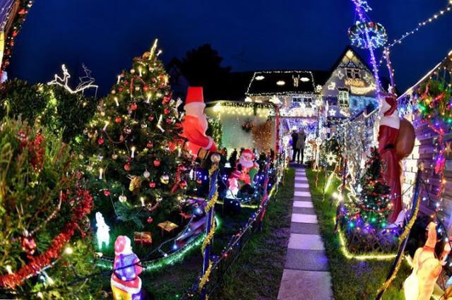 Vợ chồng người Đức chi hơn 150.000 Euro để thắp sáng hơn 530.000 đèn dịp Giáng sinh - 5