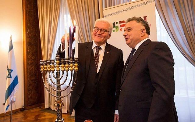 Tổng thống Đức lên án hành động đốt cờ Israel trong các cuộc biểu tình - 0