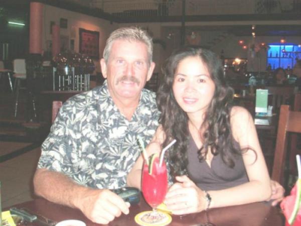 Ông chồng 13 năm đấu tranh để được đưa vợ Việt sang Mỹ - 0