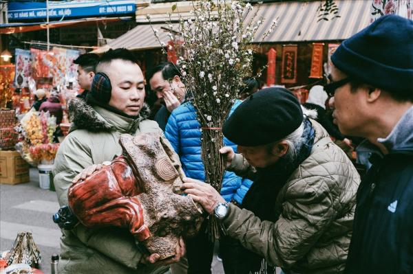 Những món đồ khó định giá ở phiên chợ đồ cổ giữa thủ đô - 5