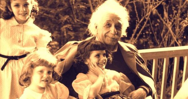 Bức thư Einstein gửi con gái tiết lộ về thứ năng lượng mạnh mẽ, kỳ lạ nhất thế giới - 1