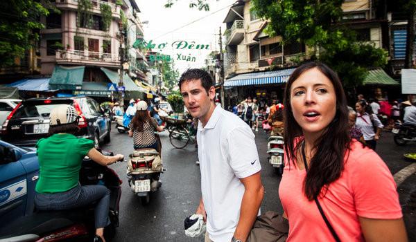 Khách Tây: 12 bài học để đời khi sang đường ở Việt Nam - 1
