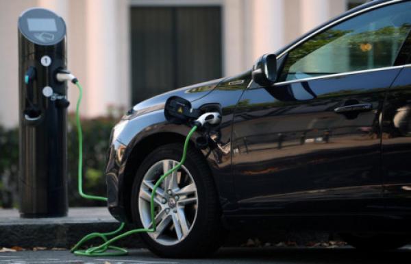 Đức đầu tư 4,7 tỷ Euro để phát triển ngành ô tô điện - 0