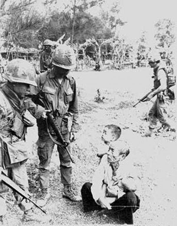 50 năm thảm sát Mỹ Lai: Phía sau những bức ảnh làm thay đổi cuộc chiến - 3