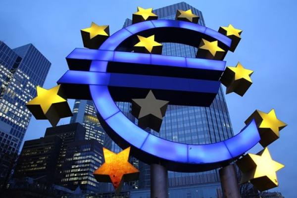 Pháp và Đức sẽ đưa ra lộ trình cải tổ Eurozone vào tháng 6 tới - 0